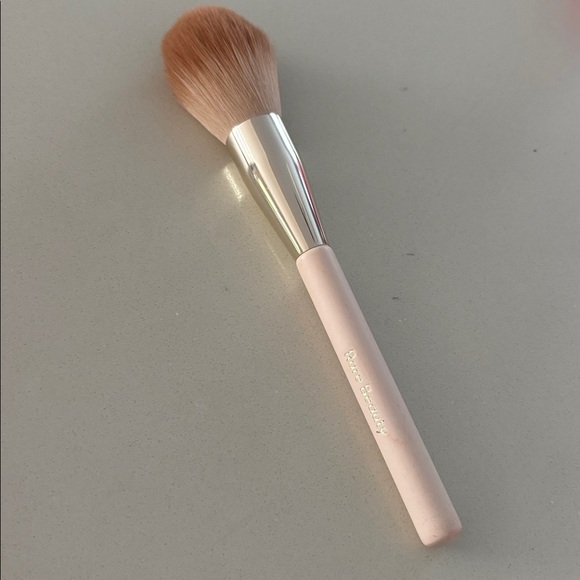 Rare Beauty Powder Brush - Picture 3 of 3